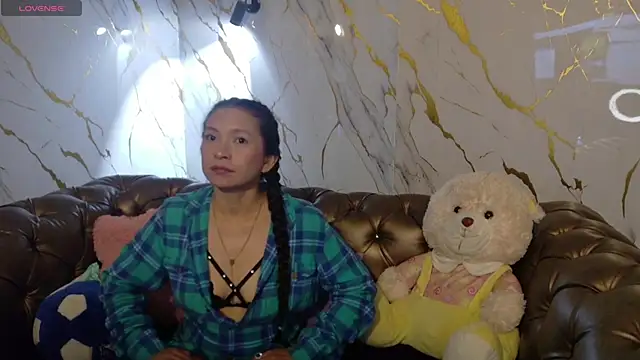 Cloe16  online show from 14, 12, 2025