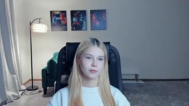 CleoraSlyter online show from 25, 11, 2025