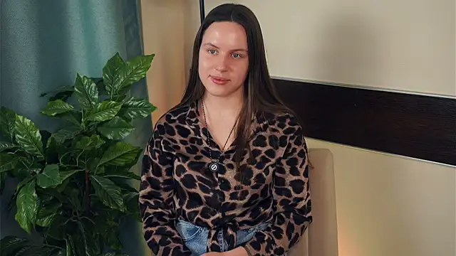 Snapshot of SanoraVillnave chatting on 25, 11, 2025 SanoraVillnave online show from 25, 11, 2025