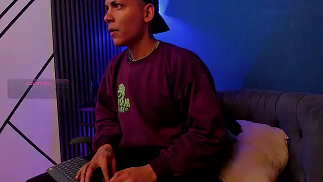 Snapshot of IAN_LEIN chatting on 25, 11, 2025 IAN LEIN online show from 25, 11, 2025