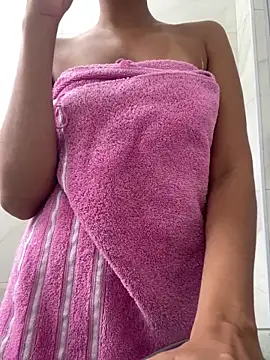 EweXZZ online show from 9, 4, 2026