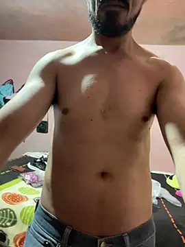 Snapshot of maxitravieso chatting on 6, 7, 2026 maxitravieso online show from 6, 7, 2026