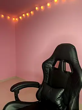 Snapshot of Davne_ chatting on 30, 11, 2025 Davne online show from 30, 11, 2025