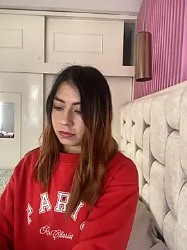 Snapshot of MaddieHunter chatting on 25, 11, 2025 MaddieHunter online show from 25, 11, 2025