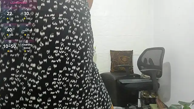 Snapshot of Miss_clarepocahose chatting on 7, 6, 2026 Miss clarepocahose online show from 7, 6, 2026