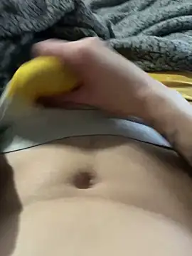 Snapshot of daddyyydeee chatting on 26, 11, 2025 daddyyydeee online show from 26, 11, 2025