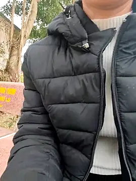 LianLaz online show from 4, 2, 2026