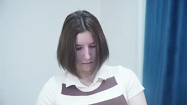 AnnalisaYeary online show from 25, 11, 2025