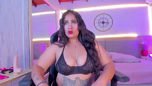 Snapshot of Julietaa_1 chatting on 4, 12, 2025 Julietaa 1 online show from 4, 12, 2025