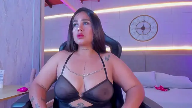 Snapshot of Julietaa_1 chatting on 5, 12, 2025 Julietaa 1 online show from 5, 12, 2025