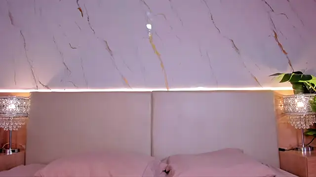 Snapshot of Julietaa_1 chatting on 19, 12, 2025 Julietaa 1 online show from 19, 12, 2025