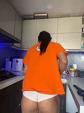 Snapshot of SaraAndrade_ chatting on 4, 3, 2026 SaraAndrade online show from 4, 3, 2026