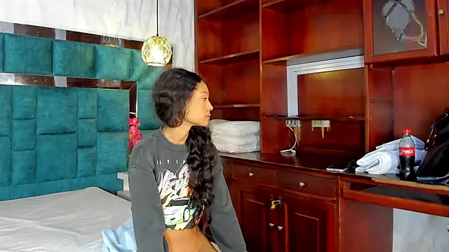  bonnyandclyde online show from 7, 4, 2026