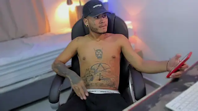 Snapshot of master_evil07 chatting on 26, 11, 2025 master evil07 online show from 26, 11, 2025