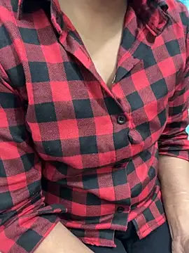 Snapshot of Juliekhan_98 chatting on 29, 11, 2025 Juliekhan 98 online show from 29, 11, 2025