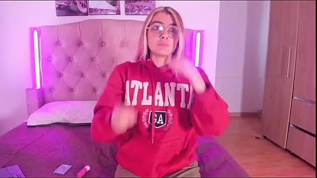 luciana pink0 online show from 28, 11, 2025