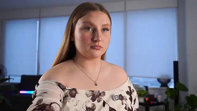 RemediosStrekas online show from 3, 12, 2025