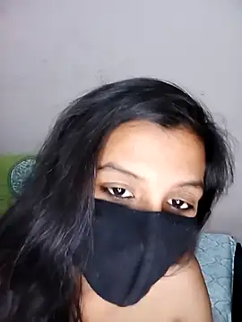 your-Mia07 online show from 3, 12, 2025