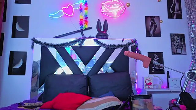 karla slut dirty online show from 18, 3, 2026