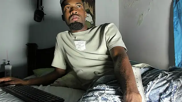 Snapshot of blaze_panther chatting on 2, 3, 2026 blaze panther online show from 2, 3, 2026