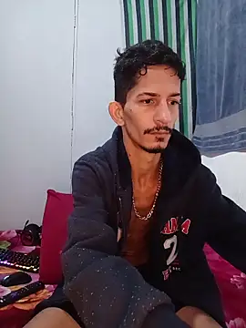 Snapshot of theyllorwillian chatting on 8, 6, 2026 theyllorwillian online show from 8, 6, 2026