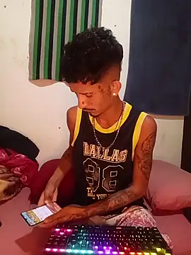 Snapshot of theyllorwillian chatting on 18, 6, 2026 theyllorwillian online show from 18, 6, 2026