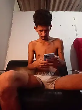 Snapshot of theyllorwillian chatting on 15, 7, 2026 theyllorwillian online show from 15, 7, 2026