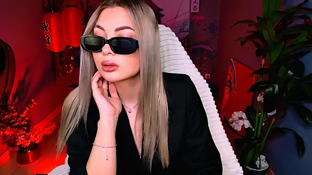 Snapshot of HyileyClark chatting on 24, 3, 2026 HyileyClark online show from 24, 3, 2026