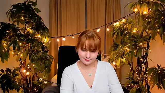 Snapshot of AsiaBritney chatting on 27, 11, 2025 AsiaBritney online show from 27, 11, 2025