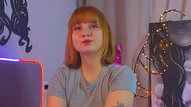 Snapshot of AsiaBritney chatting on 30, 11, 2025 AsiaBritney online show from 30, 11, 2025