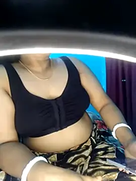 Snapshot of priya2098 chatting on 20, 6, 2026 priya2098 online show from 20, 6, 2026