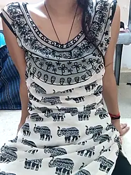 Cute Saanvi7 online show from 27, 4, 2026