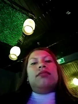 daphne-glow online show from 29, 11, 2025