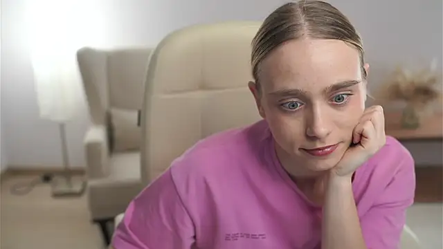 Snapshot of SharleneTaymon chatting on 1, 12, 2025 SharleneTaymon online show from 1, 12, 2025