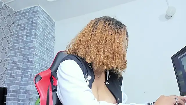 Crystal bunn online show from 27, 11, 2025