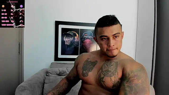 Snapshot of Maxkarther chatting on 30, 11, 2025 Maxkarther online show from 30, 11, 2025