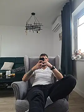 Snapshot of martme69 chatting on 19, 12, 2025 martme69 online show from 19, 12, 2025