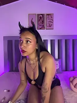 Snapshot of coraline_vera chatting on 8, 5, 2026 coraline vera online show from 8, 5, 2026