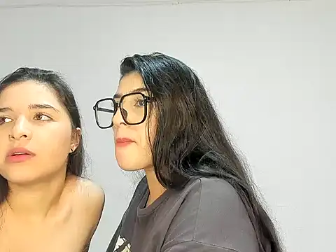 Snapshot of ROUS_SWEET_ chatting on 28, 11, 2025 ROUS SWEET online show from 28, 11, 2025