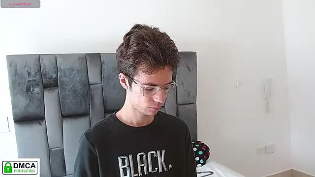 Snapshot of SaccharineSin chatting on 28, 11, 2025 SaccharineSin online show from 28, 11, 2025