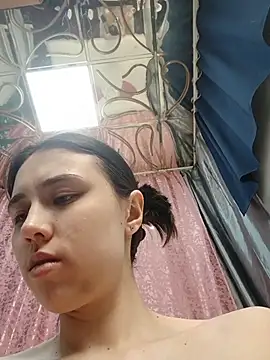 Foxylce online show from 31, 3, 2026