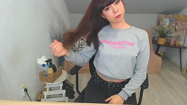 Snapshot of MayaWill chatting on 27, 11, 2025 MayaWill online show from 27, 11, 2025