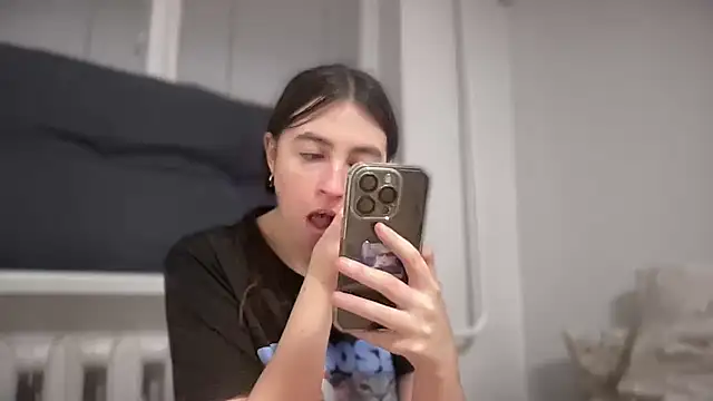 Aphr0ditee online show from 3, 3, 2026