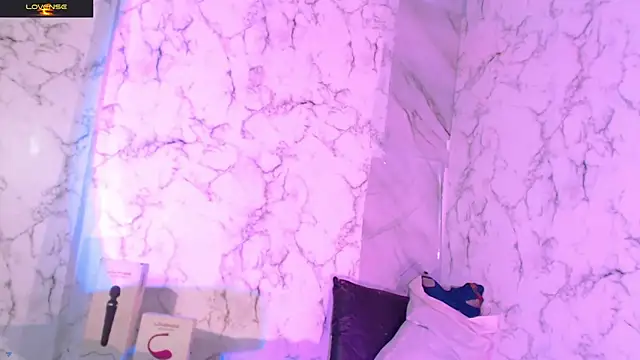 Snapshot of GraceMaaceey chatting on 16, 12, 2025 GraceMaaceey online show from 16, 12, 2025