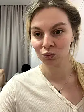 Snapshot of d0uble_trouble chatting on 18, 12, 2025 d0uble trouble online show from 18, 12, 2025