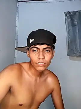 Snapshot of kirito_22cm chatting on 3, 12, 2025 kirito 22cm online show from 3, 12, 2025