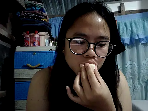 xxdreamgirl69 online show from 16, 3, 2026