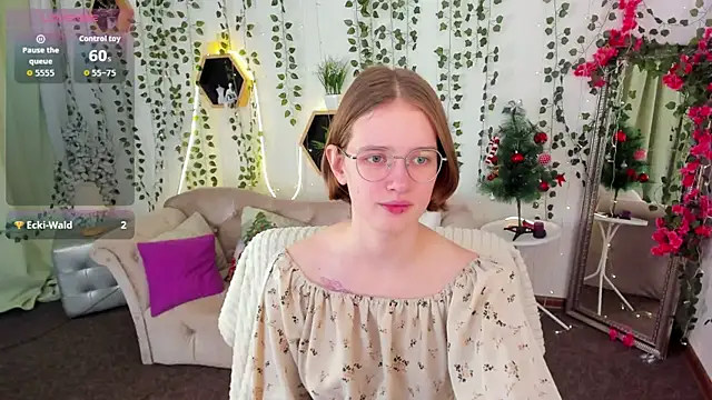 Mia Mooore online show from 18, 12, 2025