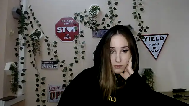 Snapshot of Moon__Lily chatting on 1, 12, 2025 Moon Lily online show from 1, 12, 2025