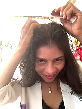 Snapshot of AnitaDuque chatting on 1, 12, 2025 AnitaDuque online show from 1, 12, 2025